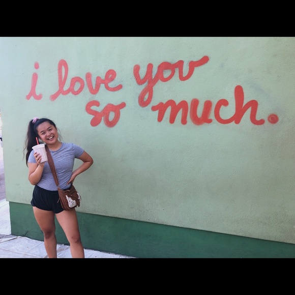 Meet your Posher, Stephanie - Picture 1 of 1